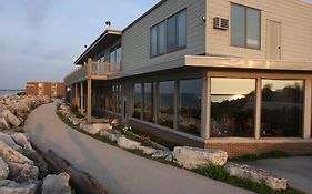 Lighthouse Inn - Two Rivers